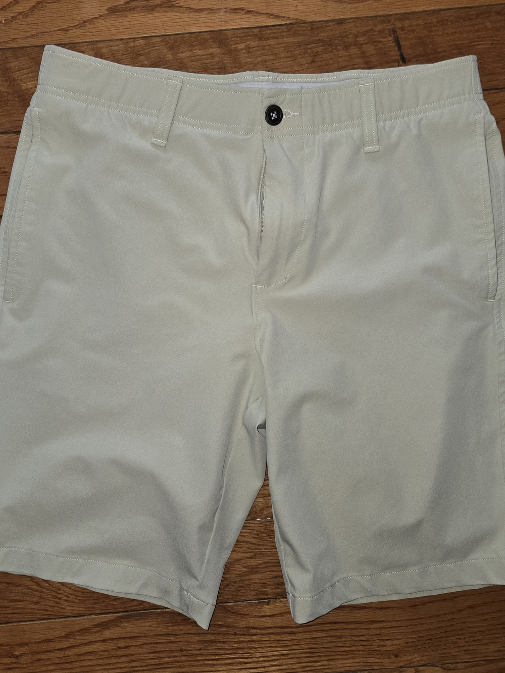 Under Armour Men's  Light Khaki Golf  Shorts 32 W
